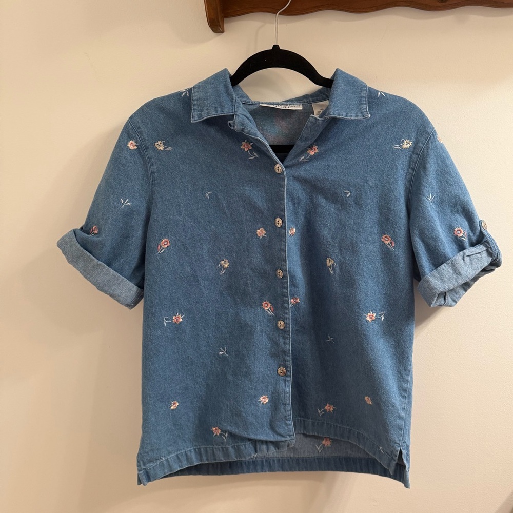 Draper’s & Damon’s Petites Embroidered Denim Button-Down Top PS